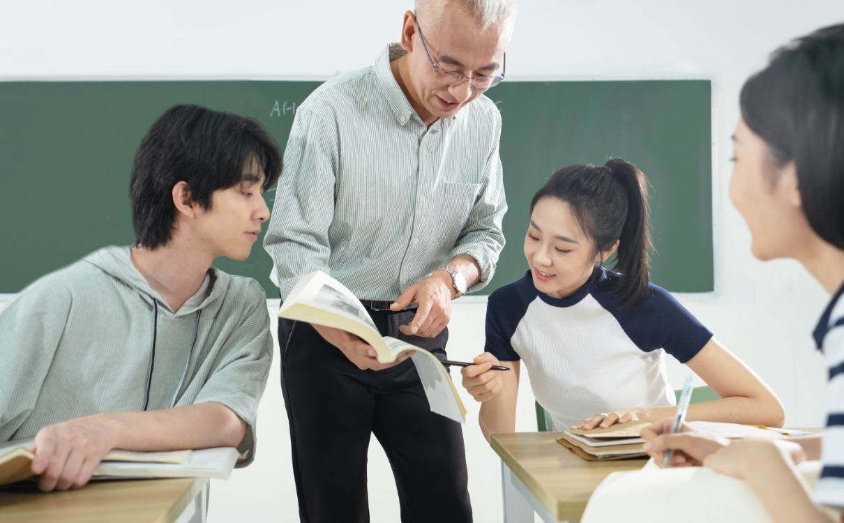 教师的主要职责是什么？